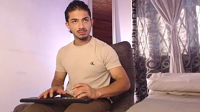 ArturoCardona  online show from 04/24/26, 12:51