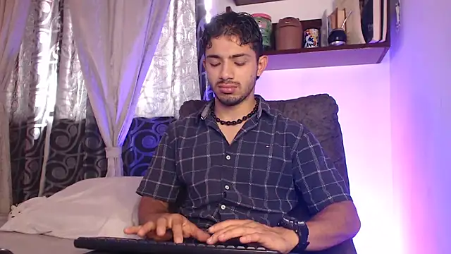 ArturoCardona  online show from 04/04/26, 02:23