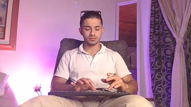 ArturoCardona  online show from 03/13/26, 12:04