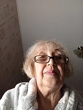 Anatolia5961 online show from 12/17/25, 07:02