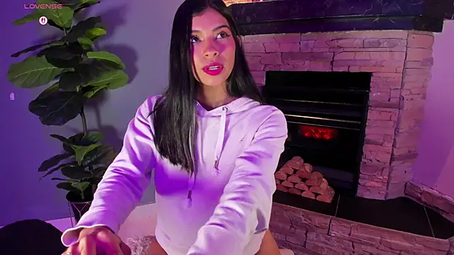 Lola Pierce online show from 10/22/25, 12:04