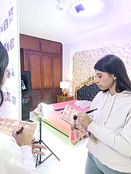 Lola Pierce online show from 09/19/25, 11:36