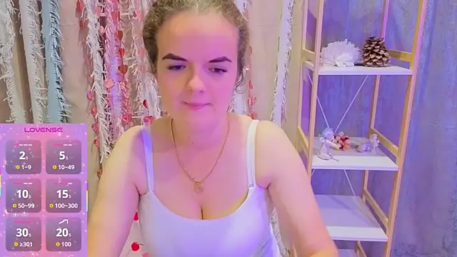 Luisa Rosee online show from 10/08/25, 07:25
