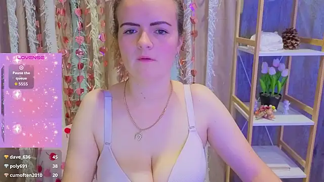 Luisa Rosee online show from 11/22/25, 09:35