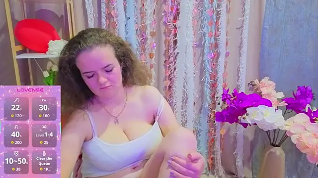 Snapshot of Luisa_Rosee chatting on 02/21/26, 07:27 Luisa Rosee online show from 02/21/26, 07:27