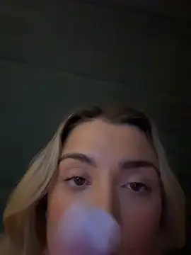 ellariverss online show from 09/17/25, 04:53