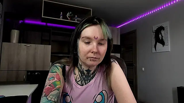 HighelikeGirl online show from 04/09/26, 12:11