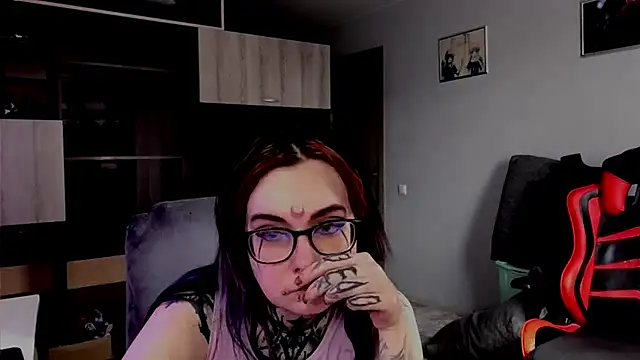 HighelikeGirl online show from 09/16/25, 09:43