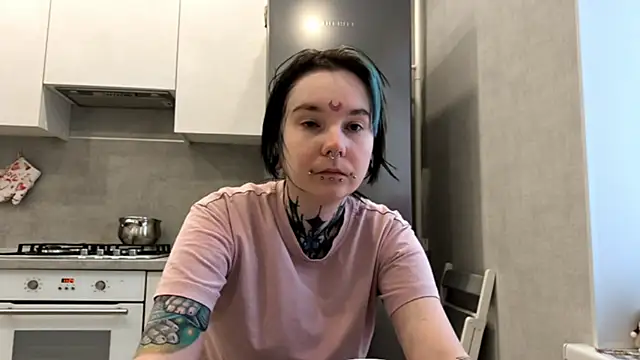 HighelikeGirl online show from 02/17/26, 06:11