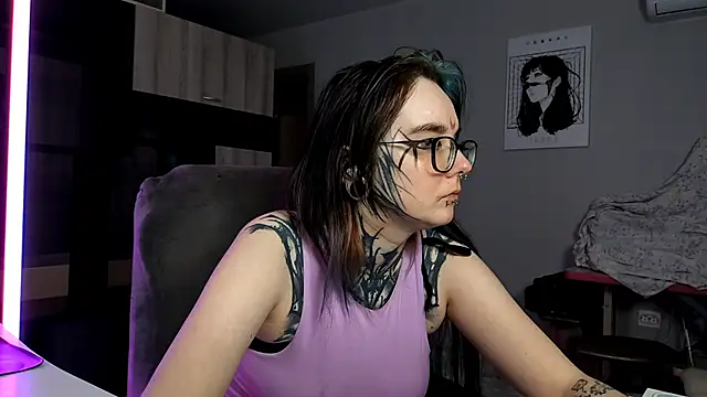 HighelikeGirl online show from 11/04/25, 07:01