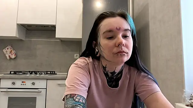 HighelikeGirl online show from 03/05/26, 06:10