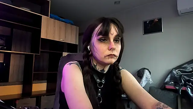 HighelikeGirl online show from 10/03/25, 02:29