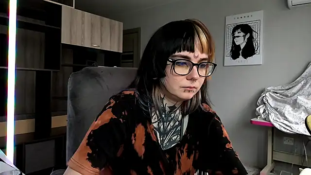 HighelikeGirl online show from 11/16/25, 07:13