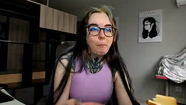 HighelikeGirl online show from 11/09/25, 07:45