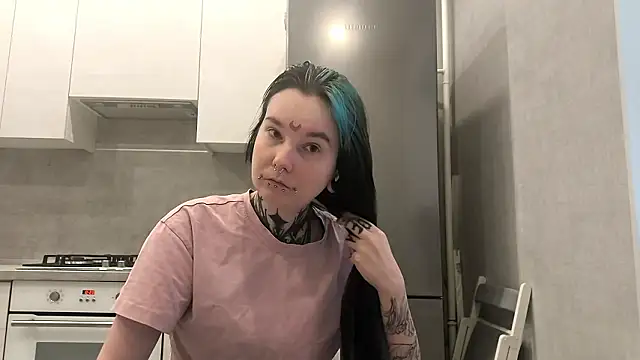 HighelikeGirl online show from 01/18/26, 07:12