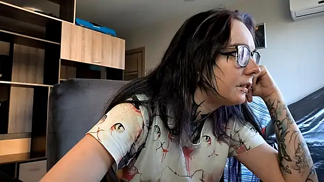 HighelikeGirl online show from 09/23/25, 02:13