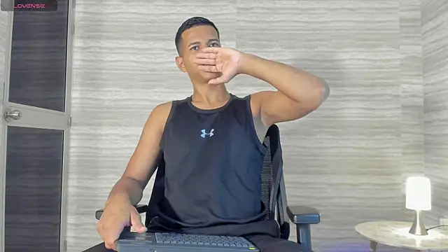 Snapshot of KingStark_ chatting on 01/16/26, 02:37 KingStark online show from 01/16/26, 02:37