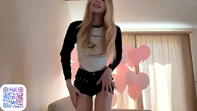 FruityXo online show from 09/22/25, 08:42