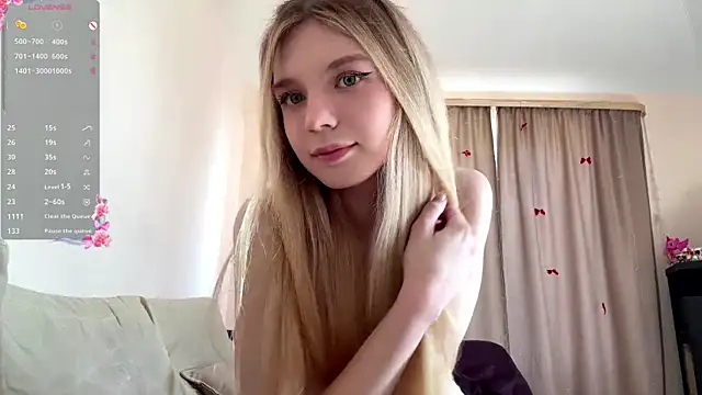 Snapshot of FruityXo chatting on 05/07/26, 11:35 FruityXo online show from 05/07/26, 11:35