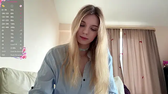 Snapshot of FruityXo chatting on 06/01/26, 10:59 FruityXo online show from 06/01/26, 10:59