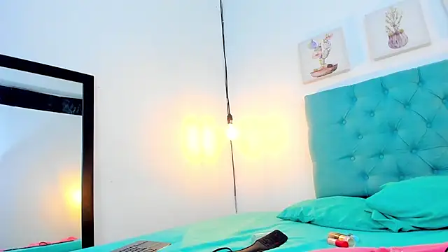 cris dulce online show from 12/19/25, 12:14