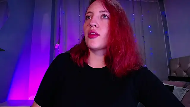 Snapshot of Lulugh_ chatting on 10/28/25, 07:24 Lulugh online show from 10/28/25, 07:24