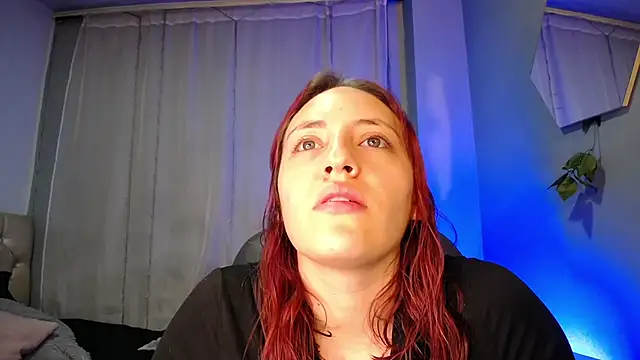 Snapshot of Lulugh_ chatting on 11/21/25, 07:46 Lulugh online show from 11/21/25, 07:46