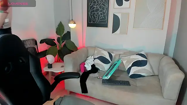 marie bass online show from 02/28/26, 04:06