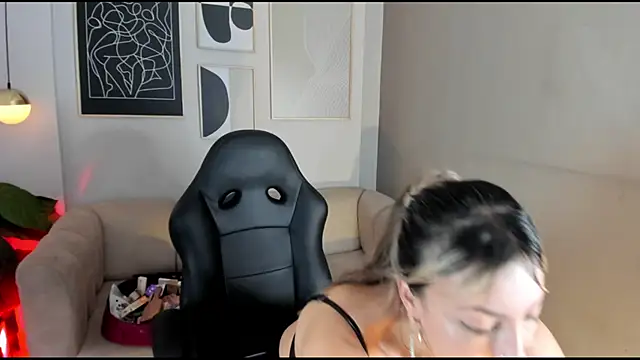 marie bass online show from 04/04/26, 01:39