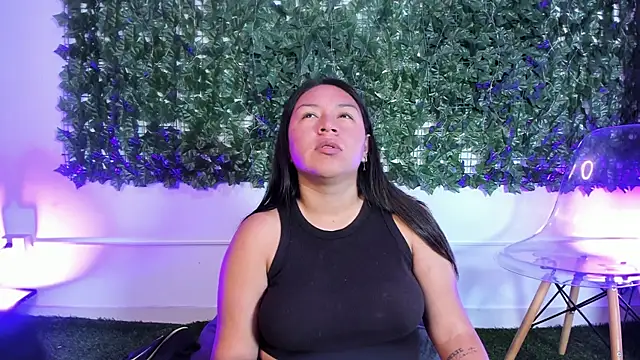 Snapshot of BellaRoux1 chatting on 01/10/26, 12:55 BellaRoux1 online show from 01/10/26, 12:55