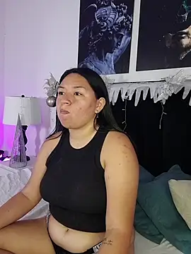 BellaRoux1 online show from 11/18/25, 12:30