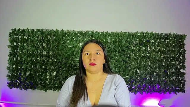 Snapshot of BellaRoux1 chatting on 02/21/26, 12:18 BellaRoux1 online show from 02/21/26, 12:18