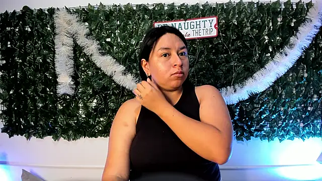 BellaRoux1 online show from 12/19/25, 12:18