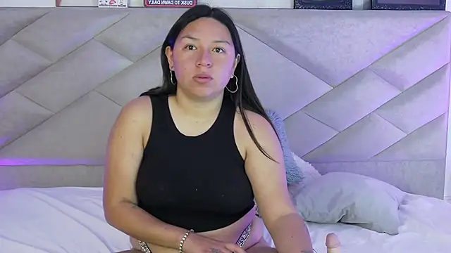 BellaRoux1 online show from 10/31/25, 12:02