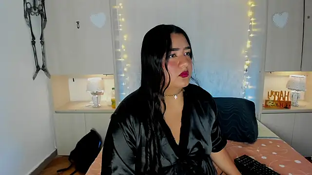 LilyWhitney online show from 10/29/25, 04:11