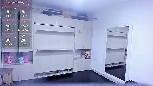 Snapshot of LilyWhitney chatting on 01/18/26, 04:05 LilyWhitney online show from 01/18/26, 04:05