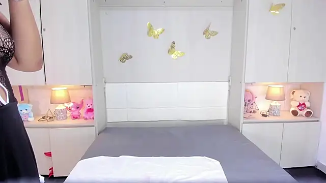 Snapshot of LilyWhitney chatting on 02/13/26, 04:12 LilyWhitney online show from 02/13/26, 04:12