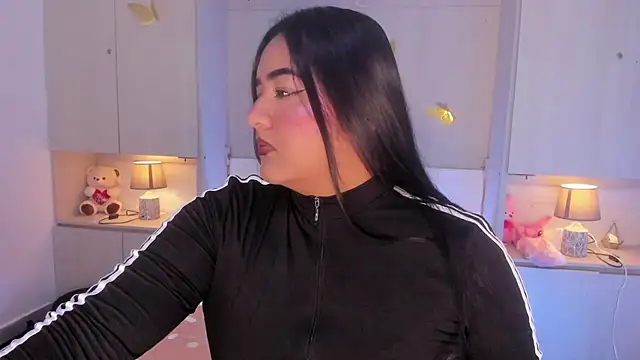 Snapshot of LilyWhitney chatting on 02/03/26, 04:10 LilyWhitney online show from 02/03/26, 04:10