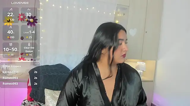 LilyWhitney online show from 10/31/25, 04:09