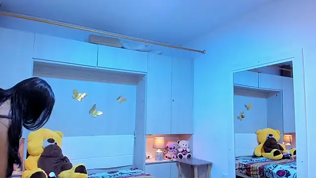 LilyWhitney online show from 04/18/26, 09:04