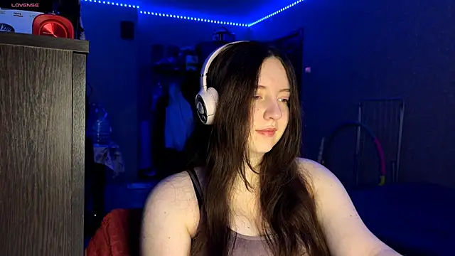 LauretteRagar online show from 11/17/25, 06:12