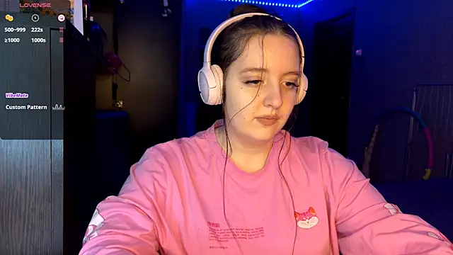 LauretteRagar online show from 11/27/25, 05:24