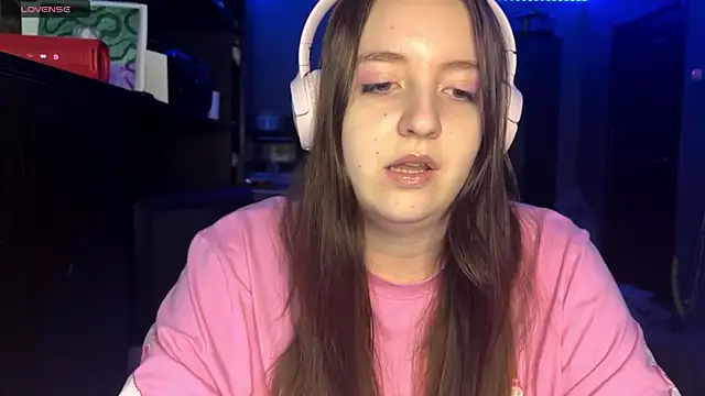 LauretteRagar online show from 09/25/25, 05:08