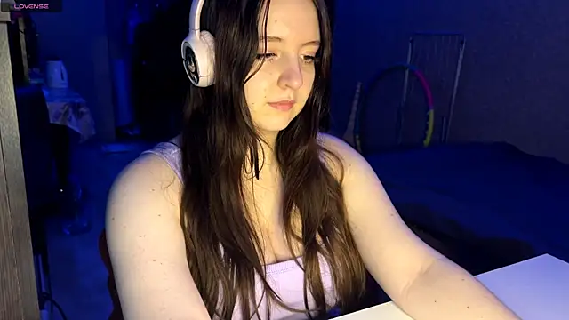 LauretteRagar online show from 11/21/25, 05:12