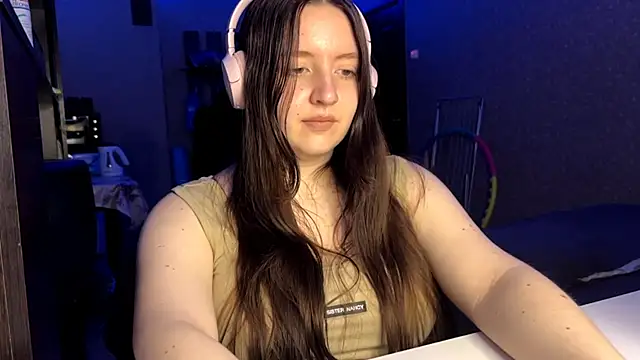 LauretteRagar online show from 10/17/25, 04:42