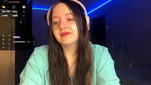 LauretteRagar online show from 10/02/25, 05:16