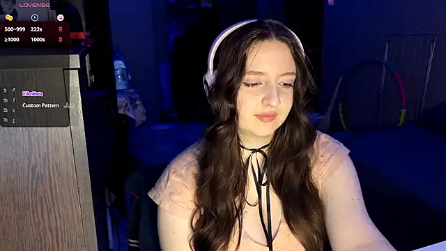 LauretteRagar online show from 11/12/25, 05:50