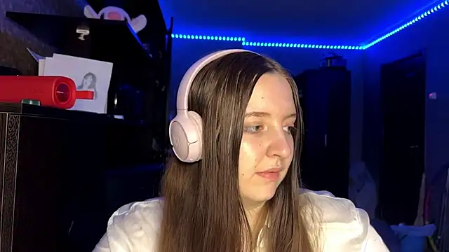 LauretteRagar online show from 09/16/25, 06:09