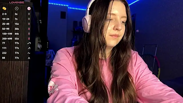 LauretteRagar online show from 10/15/25, 04:48