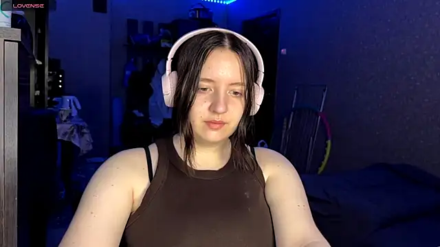 LauretteRagar online show from 10/16/25, 05:32